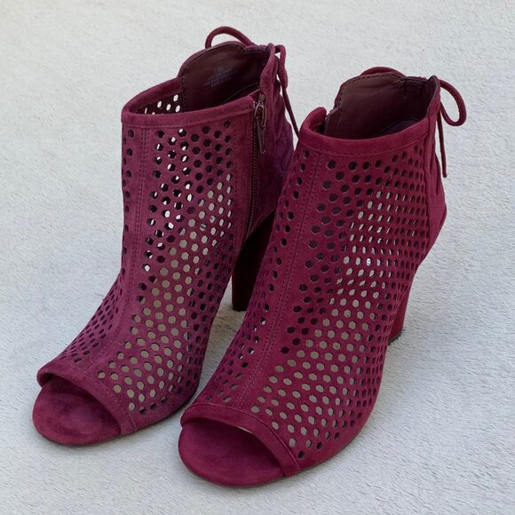Gianni Bini Perforated Burgundy Suede Peep Toe Booties Sz 7.5 - Picture 5 of 15